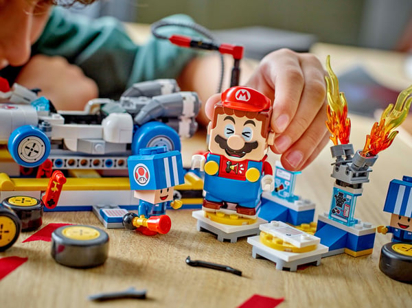 LEGO Super Mario 72035 – Mario Kart Toads garage