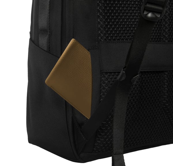 Hyper HyperPack 16" datorryggsäck med plats för spårare, svart