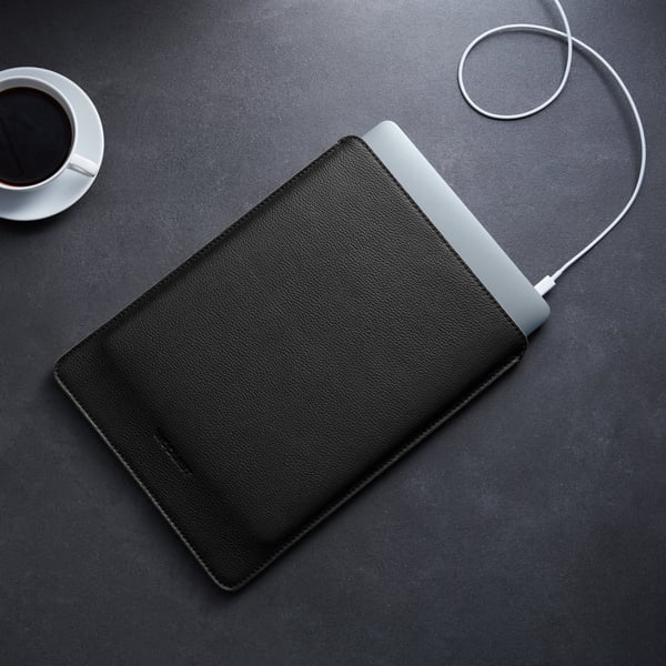 Woolnut lædertaske - beskyttelsesetui til 13" MacBook Pro & Air, sort