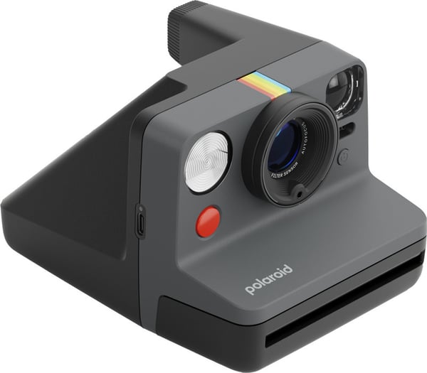 Polaroid Now Gen 3 snabbkamera och färgfilm, 8 bilder, Svart