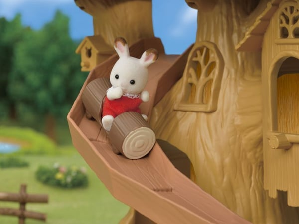 Sylvanian Families - Oplevelsestræhavehus