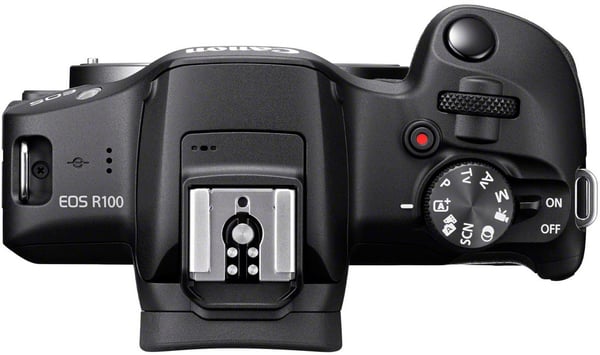 Canon EOS R100 -systemkamera + RF-S 18-45 mm IS STM + RF-S 55-210 mm F5-7.1 IS STM -objektiv