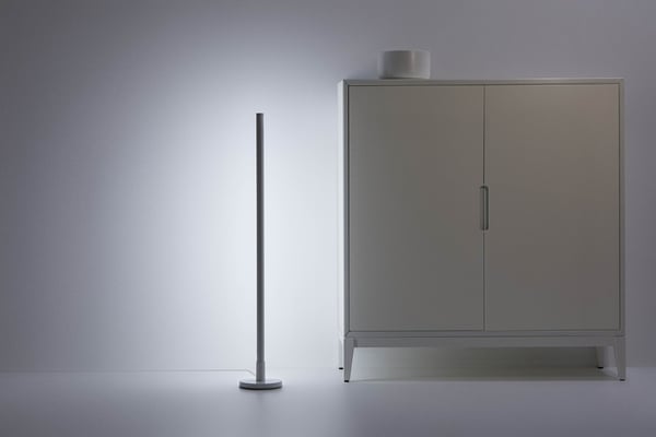 WiZ Stanggulvlampe, hvid, RGBW, Wi-Fi