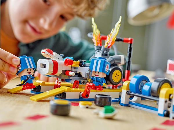 LEGO Super Mario 72035 – Mario Kart Toads garage