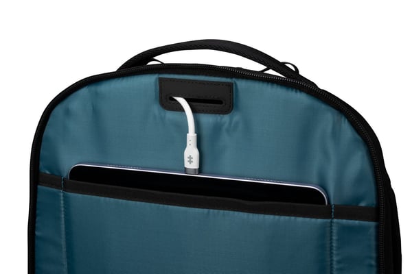 Hyper HyperPack 16" datorryggsäck med plats för spårare, svart