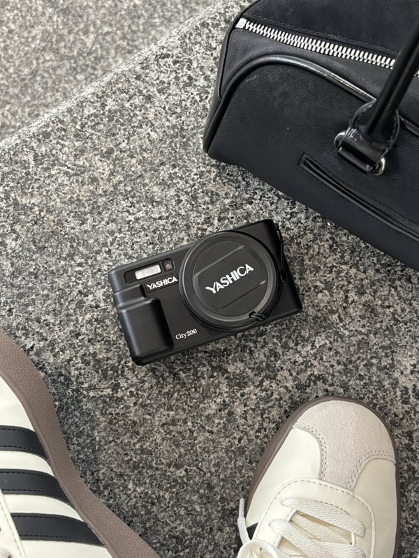 YASHICA City 200 digitalkamera, svart