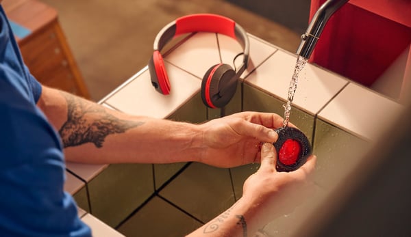 Philips GO TAA6219BK/00 høretelefoner, sort / rød