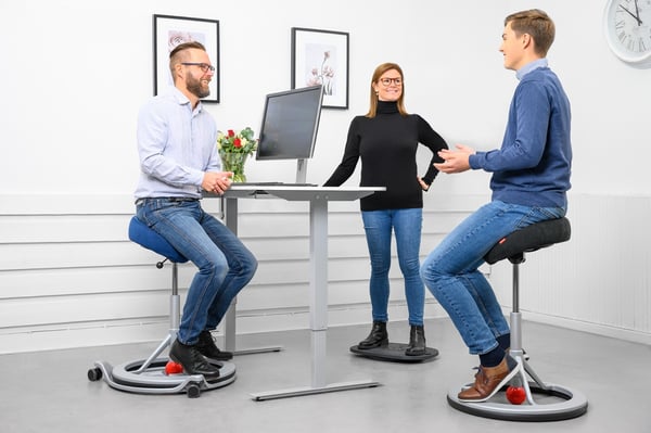 Backapp Smart Alcantara -aktiv stol, svart, med svart boll