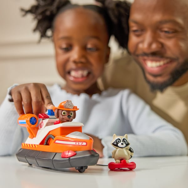 PAW Patrol Brandräddning, Tom och fordon