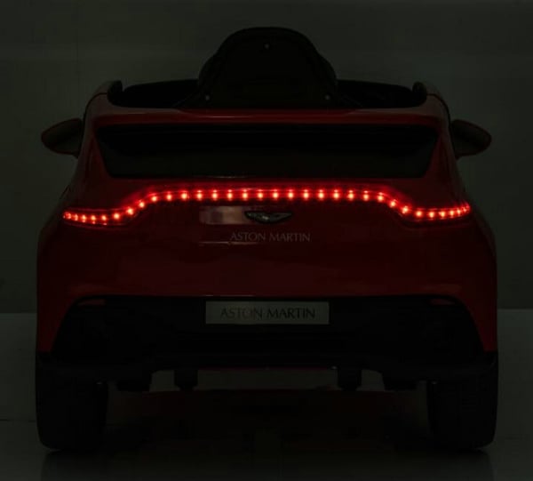 Elektrisk børnebil, Aston Martin, 106x62x51 cm, Rød