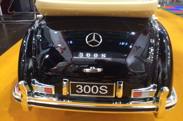Lasten Auto, Mercedes-Benz 300S, 132x67x54 cm, Musta