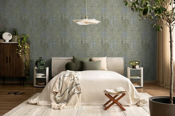 Provence stil Profhome 791491-GU varmt stemplet ikke-vævet tapet lidt tekstureret blomster mat grøn lyseblå lysegrå 5,33 m2