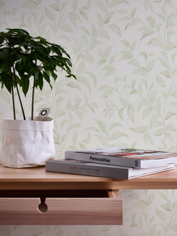 Provence stil Profhome 389624-GU varmt stemplet ikke-vævet tapet tekstureret blomster flimrende hvid creme lysegrøn 5,33 m2
