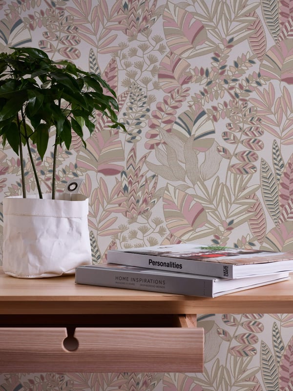 Retro tapet Profhome 390954-GU varmt stemplet ikke-vævet tapet lidt tekstureret blomster og metalliske højdepunkter lyserød guld pastel violet oliveng