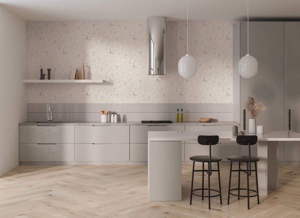 Provence stil Profhome 791701-GU varmt stemplet ikke-vævet tapet lidt tekstureret blomster mat hvid creme gulgrøn blålilla 5,33 m2