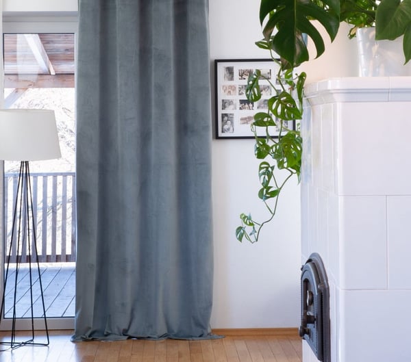 Sammetsgardiner med tejp 140x250 cm ljusgrå mörkläggning