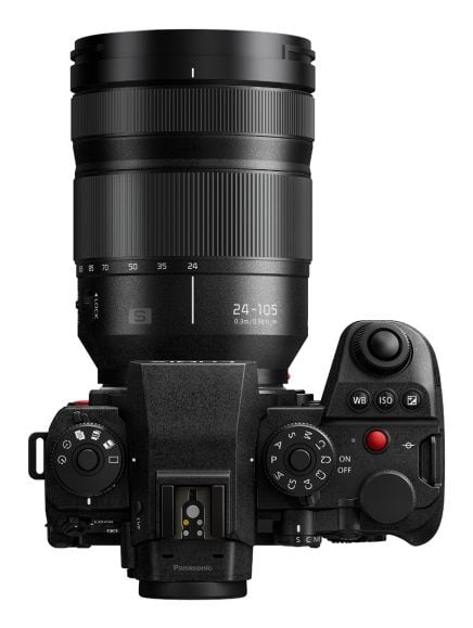 Panasonic Lumix S1IIE mit 24-105mm, 24,2 MP, 6000 x 4000 pikseliä, CMOS, 6K Ultra HD, Kosketusnäyttö, Musta