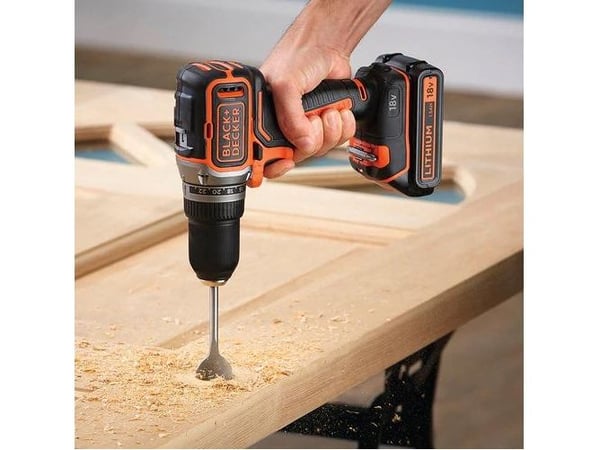 BLACK+DECKER BL186N - Borr/drivare - sladdlös - 2 hastigheter - nyckellös chuck 13 mm - 52 N·m - inget batteri - 18 V - SOLO