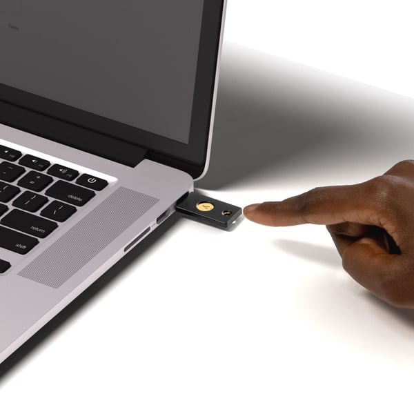 Yubico YubiKey 5 NFC FIPS - USB-turva-avain