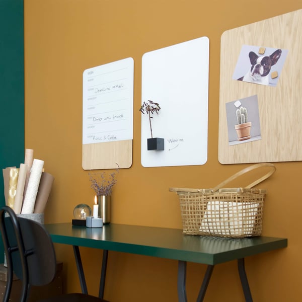 Magnetisk NAGA ugetavle i glas med egefinér 40x60 cm hvid - engelsk tekst