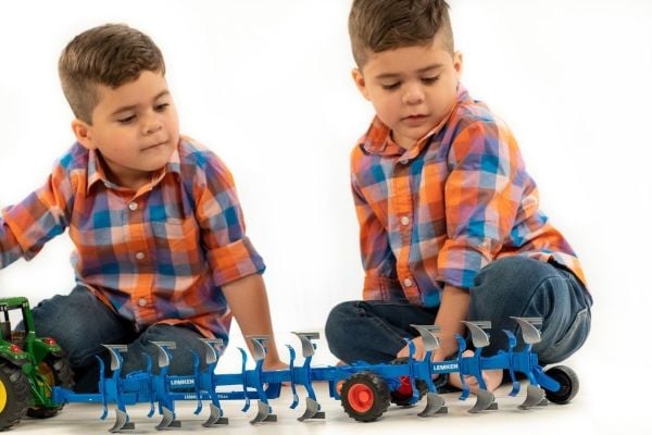Bruder LEMKEN Vari-Titan Semi-mounted reversible plough toy