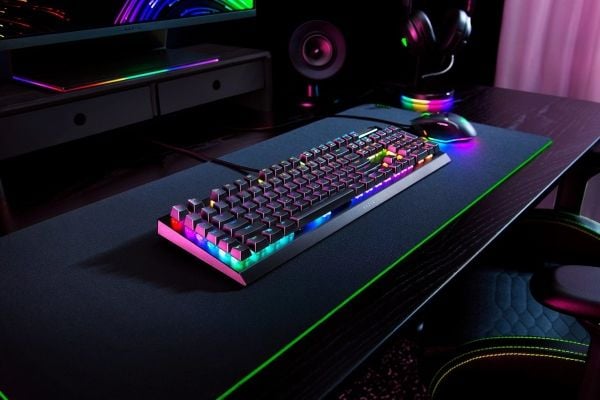Razer BlackWidow V4 X langallinen näppäimistö, mekaaniset Green-kytkimet, Nordic