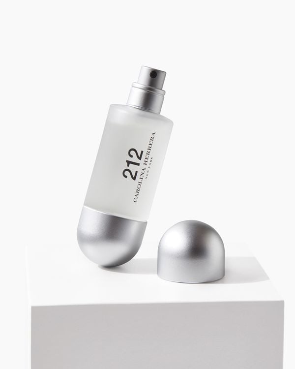Carolina Herrera 212 Woman Eau De Toilette Spray 30ml