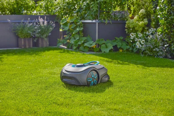 Gardena trådløs robotgressklipper smart SILENO-fri - RTK-GPS - 900 m²