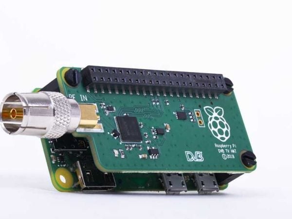 Raspberry Pi TV HAT, DVB-T, DVB-T2, VHF, hopea ja musta
