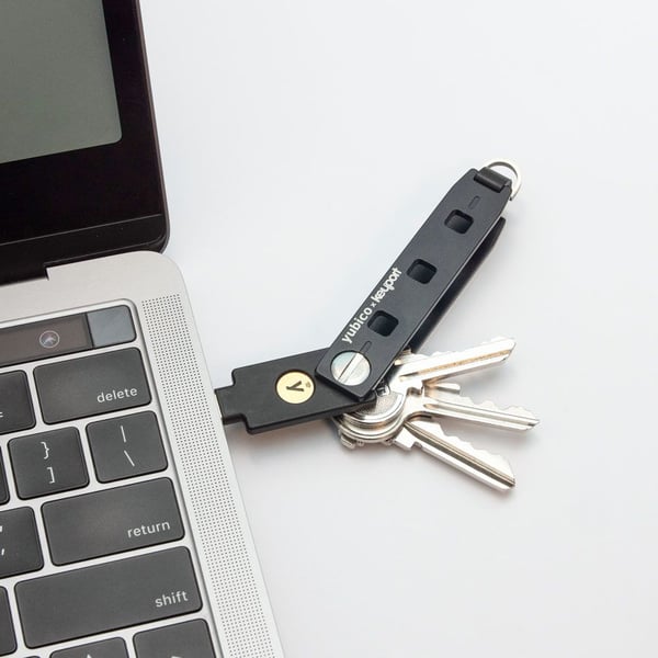 Yubico Pivot 2.0, Gjuten aluminium, Svart, 1 styck, 20 g, Låda