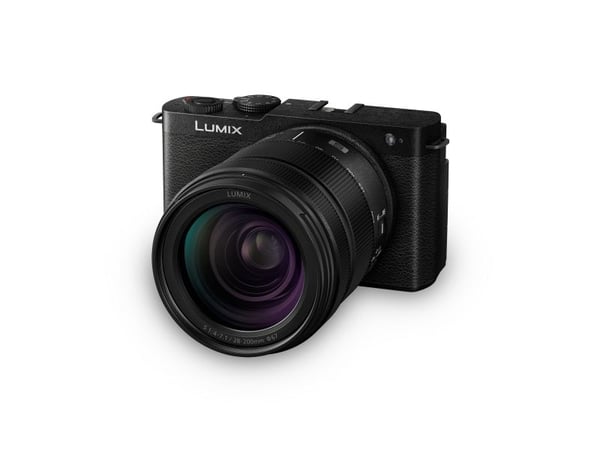 Panasonic Lumix S9 + 28-200mm F4-7, 24,2 MP, 12000 x 8000 pikseliä, CMOS, 6K Ultra HD, Kosketusnäyttö, musta