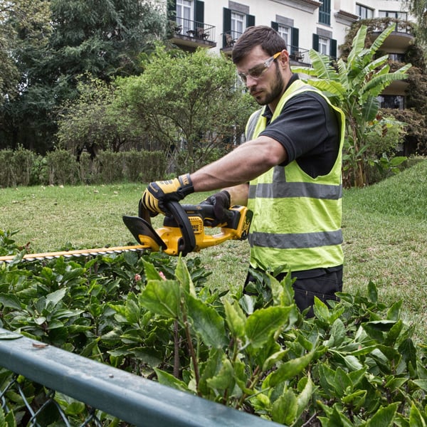 DeWALT DCM563P1-QW pensasleikkuri 18 V, 55 cm, 5,0 Ah:n akku