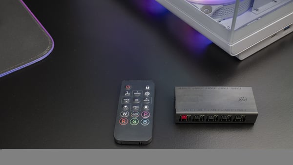 Mars Gaming MFHUB, Osoitteellinen RGB-ohjain, musta, 4-pin, 3-pin, 80 mm, 40 mm