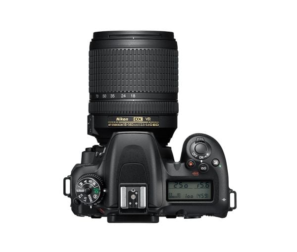 Nikon D7500 -järjestelmäkamera 18–140 mm f/3,5–5,6G ED VR 20,9 MP