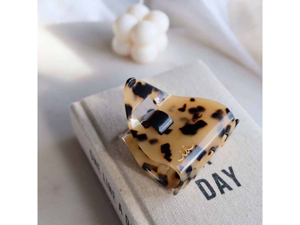 invisibobble Leo Hair Clip EVERCLAW for Women and Girls Non-Slip Leopard Hair Clip Hair-Friendly