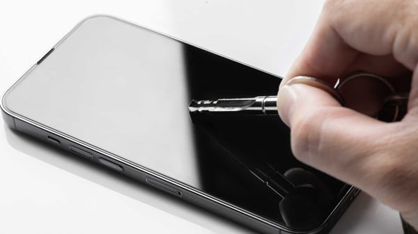Moshi AirFoil Pro, Apple, iPhone 13 Pro Max, Slagbestandig, Ripebestandig, Knusesikker, Sjokkresistent, Svart, 1 stykker
