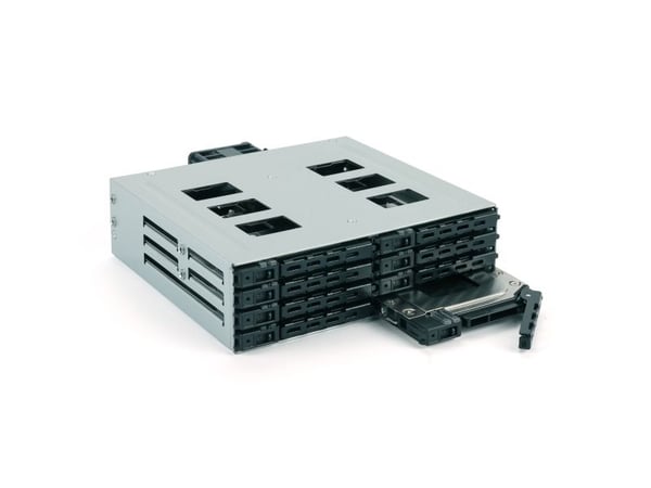 Fantec MR-SA1082 SAS + SATA 6G backplane for 8x 2,5" HDD/SSD (maks. byggehøyde 7 mm) i 13,30 cm (5,25")-innsats. 40 mm vifte bak. Diskbrett. Metall...