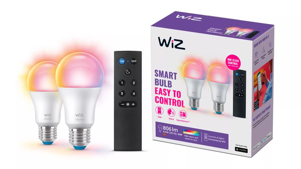 WiZ A60 smartpære 806 lm E27 RGBW Wi-Fi, 2-pk med fjernkontroll