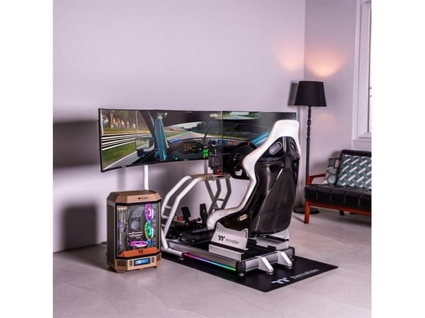 Thermaltake GR500 Snow cockpit for racingsimulator, hard ryggstøtte, hvit