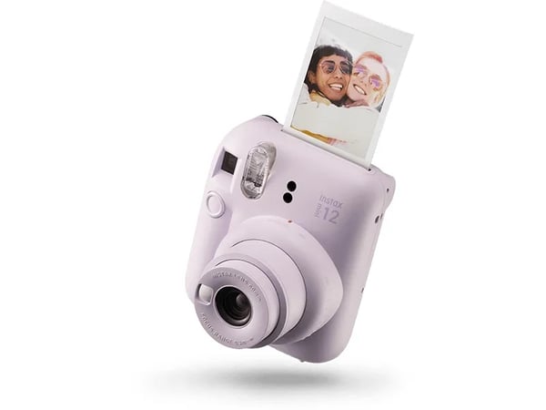 Fujifilm Mini 12, 0,3 - 2,2 m, 7 sek./puoli, 1/2 sek./puoli, 0,37x, AA, 1,5 V