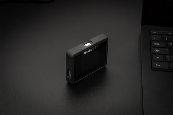 ReinerSCT Authenticator mini - Kahden tekijän todennus (2FA) TOTP:llä ja USB:llä (2708016-000)