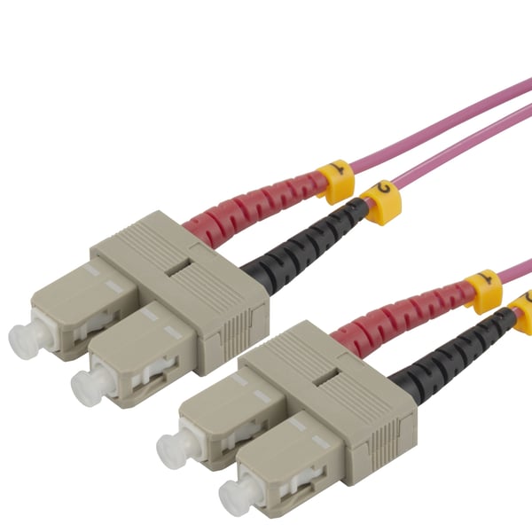 DELTACO - Nettverkskabel - SC/UPC-multimodus (hann) til SC/UPC-multimodus (hann) - 5 m - 5 m - fiberoptisk - dupleks - OM4 - halogenfri - rosa