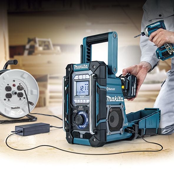 Makita DMR300