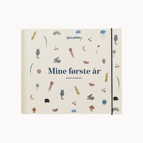 Barnets bok - Mine første år album | Specialday | Språk: Dansk