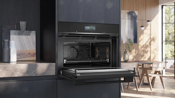 Siemens iQ700 Kompaktugn med mikrovågsfunktion – 60 x 45 cm