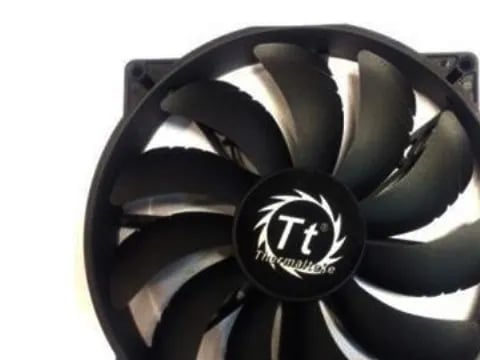 Thermaltake Pure 20 - Lådfläkt - 200 mm