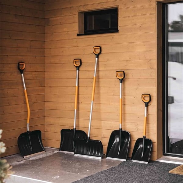 Fiskars 1057178, Lumilapio, Metalli, Musta, Oranssi, Ergonominen, 54,3 cm, 1,57 kg