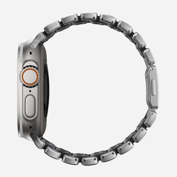Nomad Stratos klokkerem for Apple Watch 45/46/49 mm, naturlig titan, svart FKM