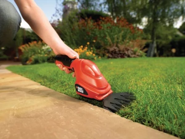 BLACK+DECKER GSL200-QW - Gresskutter - trådløs - 3.6 V - 1.1 Ah - kuttekapasitet: 8 mm - 580 g