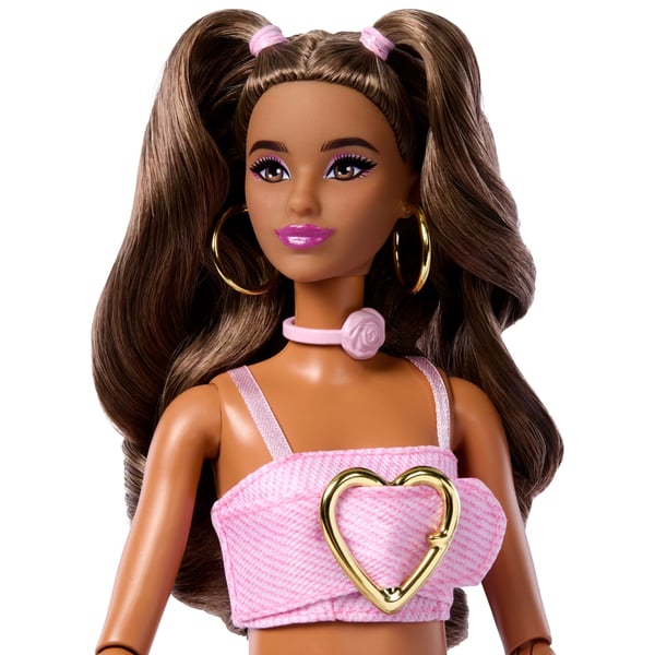 Barbie Deluxe Style dockkläder, rosa denimjeans med utsvängda ben, Latina